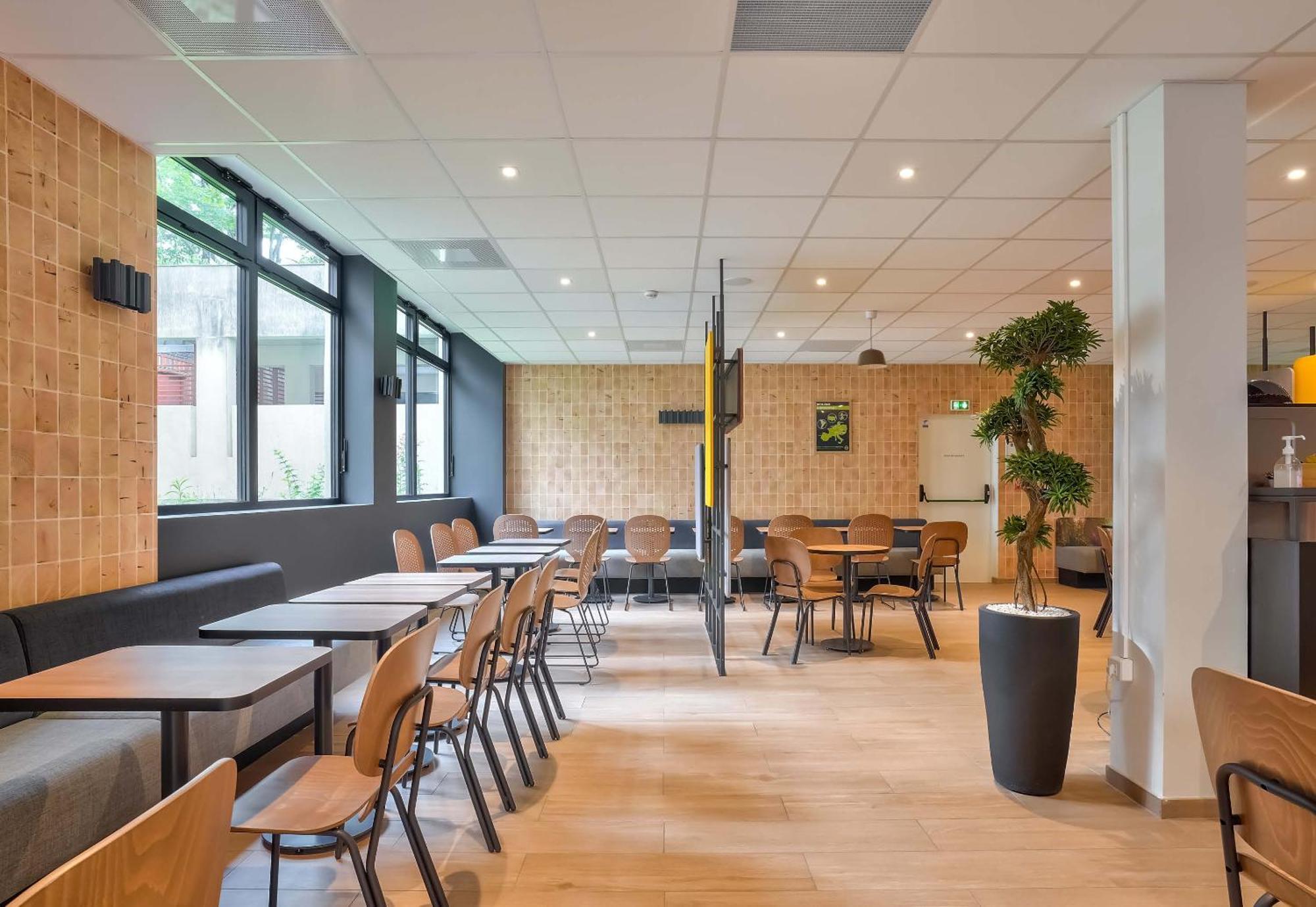 B&B Hotel Paris Porte D'Orleans Montrouge Buitenkant foto