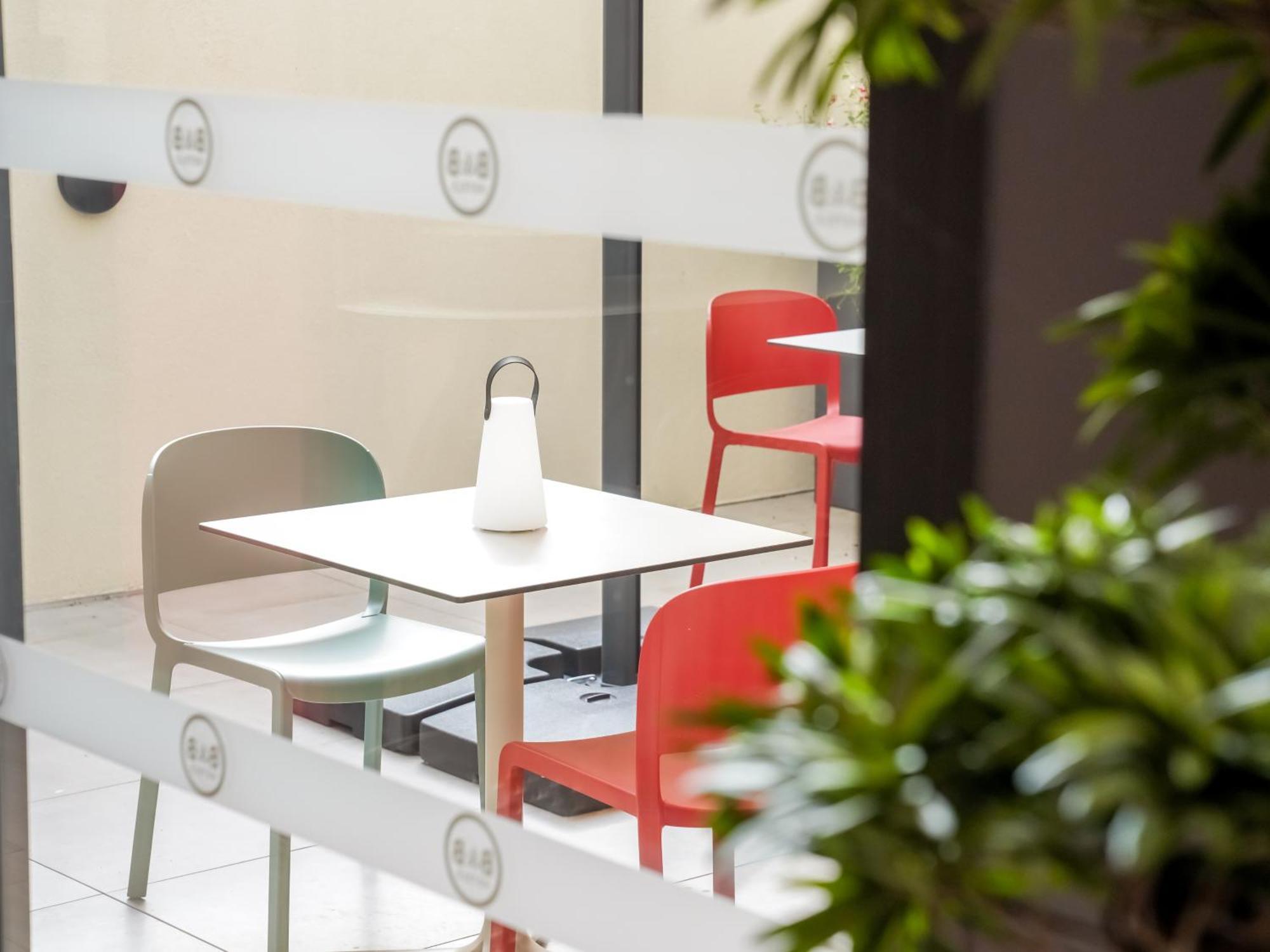 B&B Hotel Paris Porte D'Orleans Montrouge Buitenkant foto
